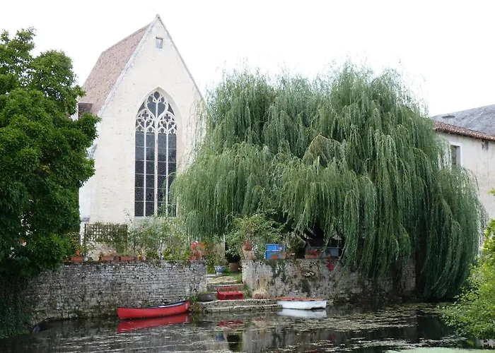 Demeure Verteuillaise Hébergement de vacances *